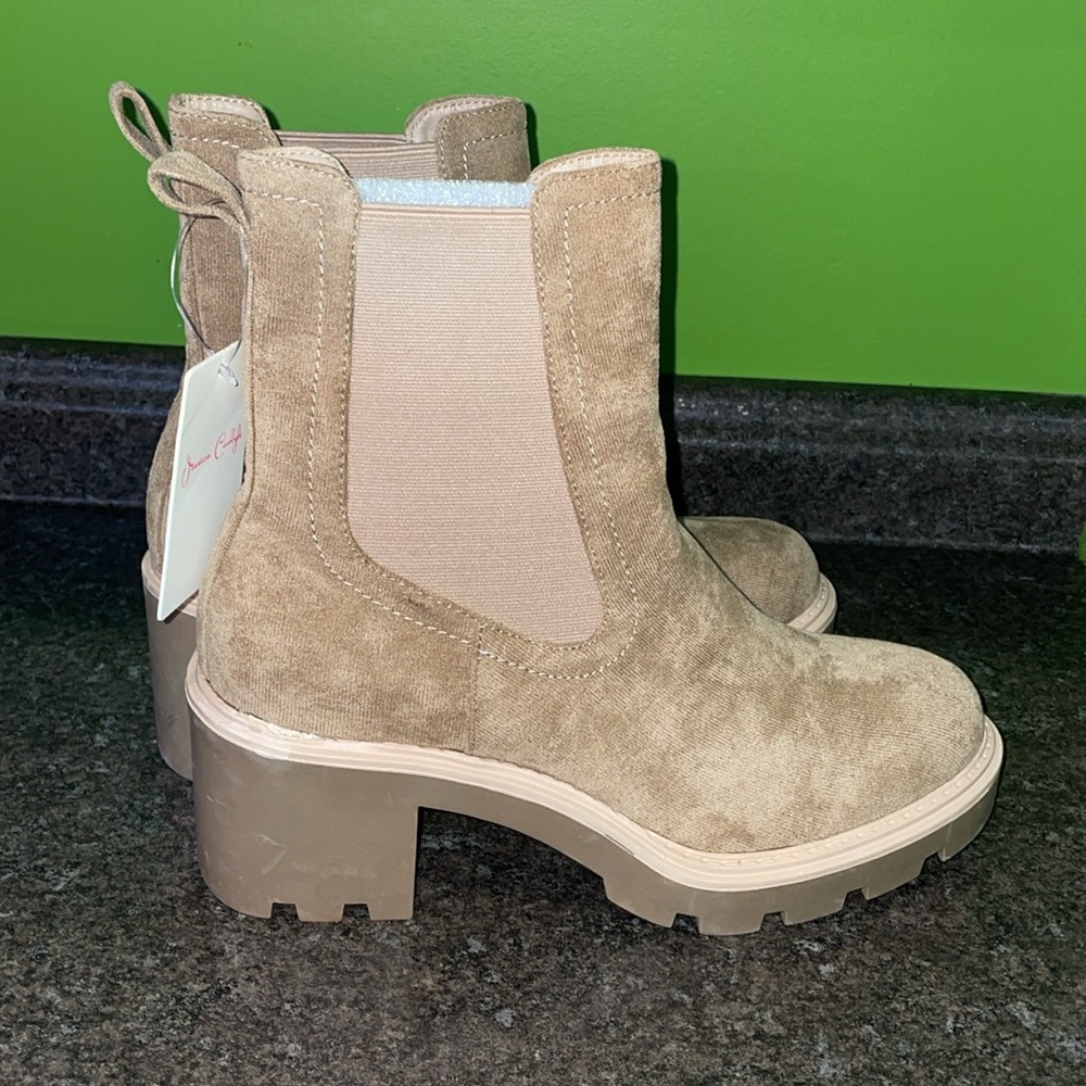Boots New Jessica Carlyle